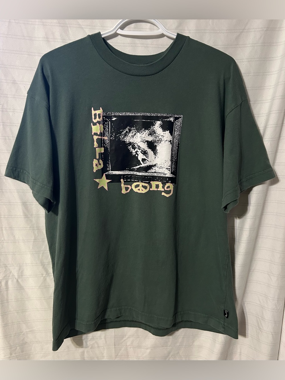 Vintage Billabong Men’s Baggy Y2K Skater Green Tee